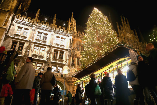 Münchener Weihnachtsmarkt am Marienplatz - getty images