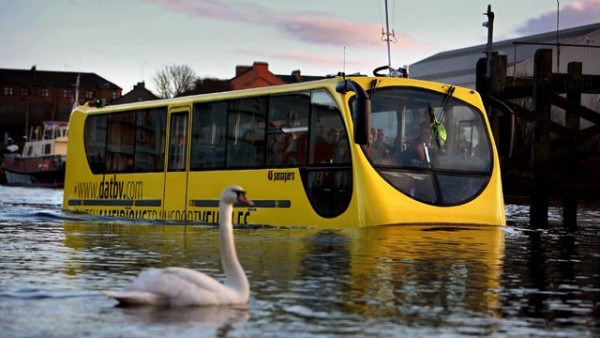 Mit dem Wasserbus von A nach B