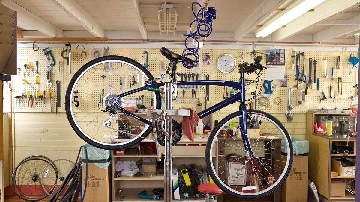 In dieser Werkstatt werden Fahrräder kostenlos repariert