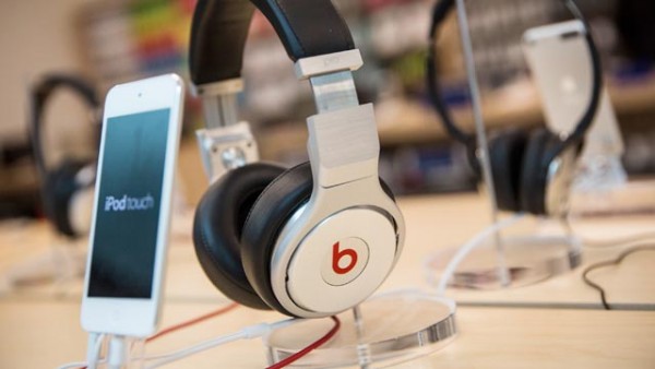 Apple bringt Kopfhörer mit Lightning-Anschluss