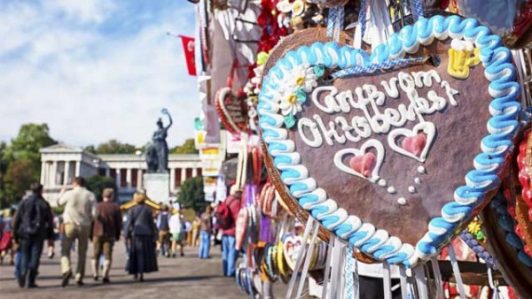 Für Einheimische und Zuagroaste: Der Merian Guide Münchner Wiesn 2014