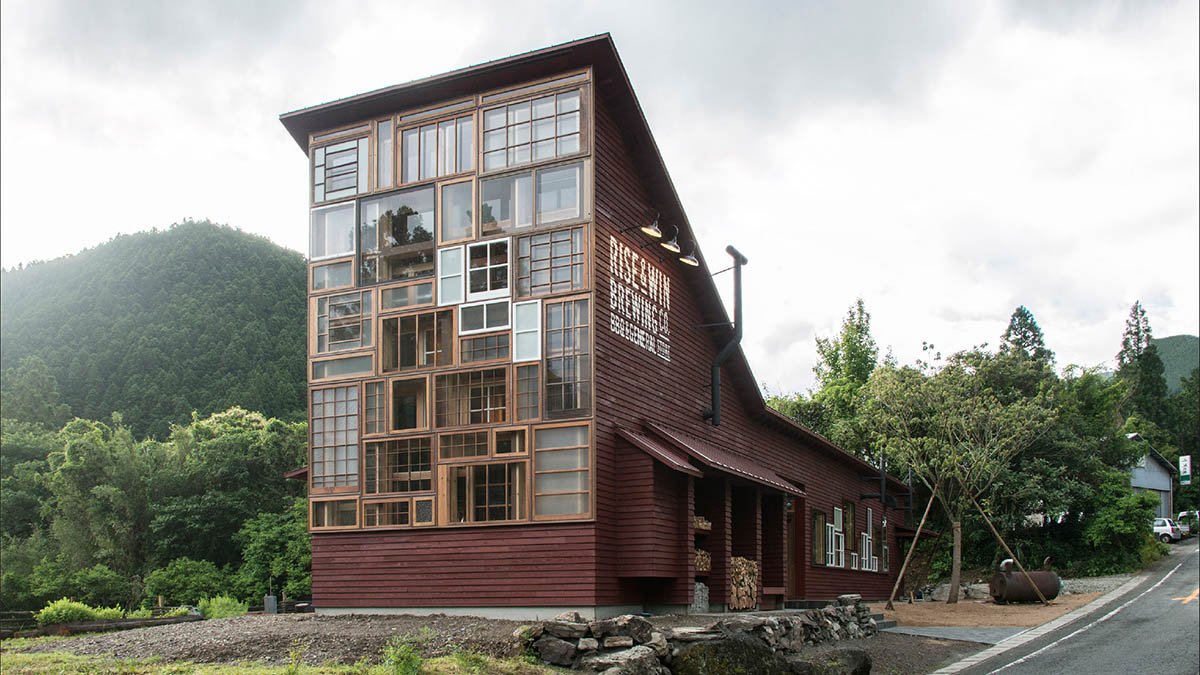 Japanisches Dorf beherbergt Haus aus Müll