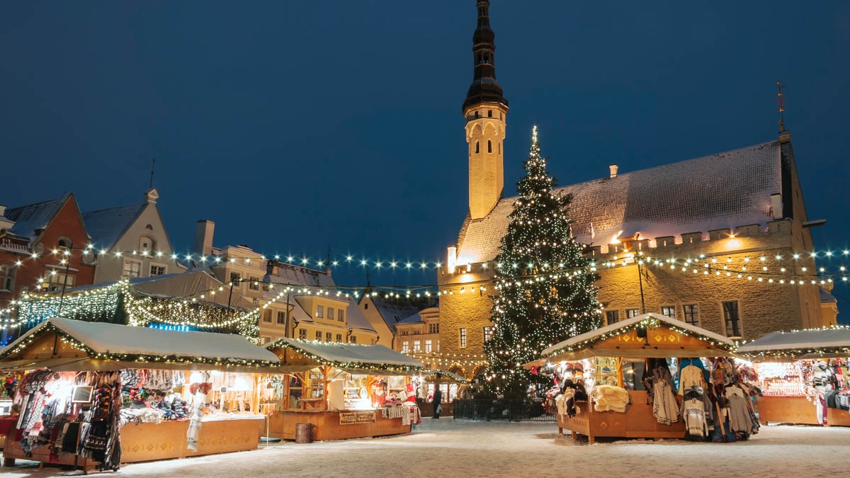 gettyimages -- Weihnachtsmarkt in Tallinn