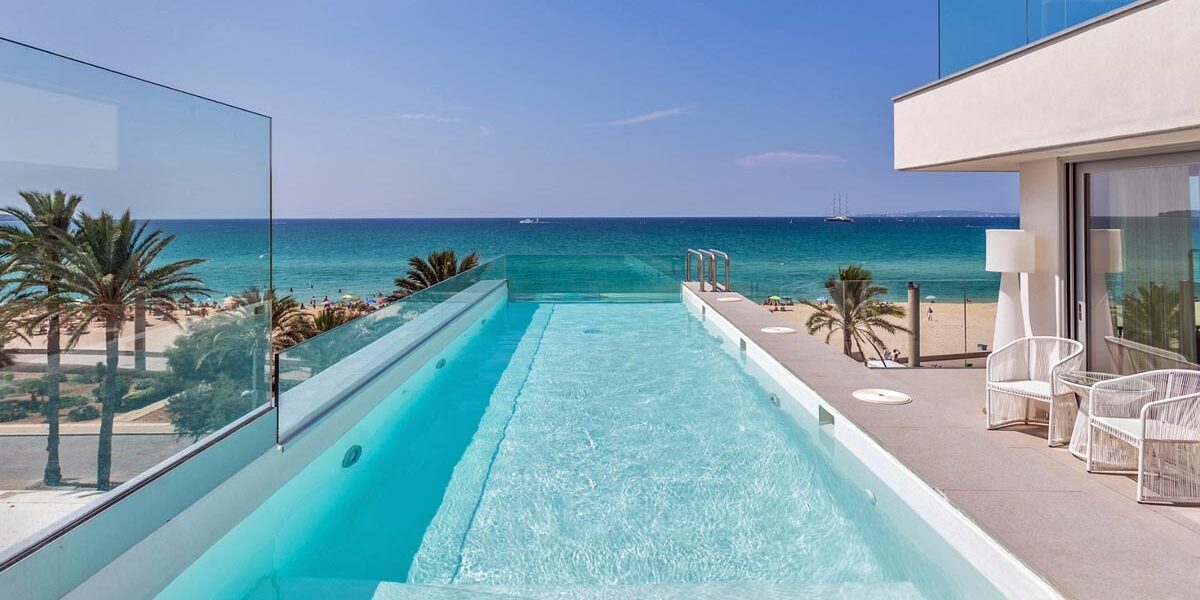 The Hype Beach House; Derk Hoberg
